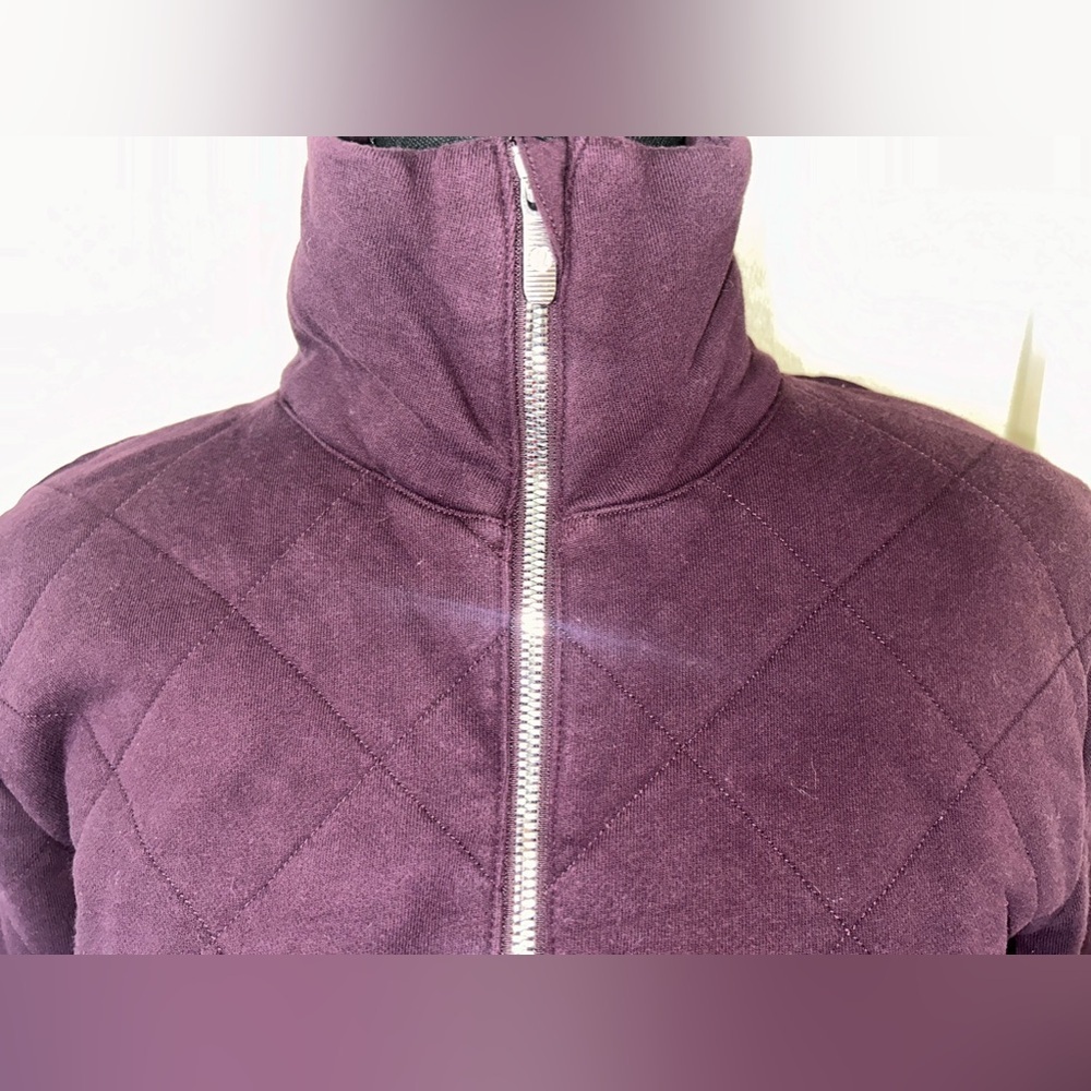 Gently used women’s Lululemon color sweater size small - Picture 4 of 6